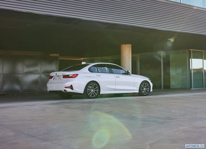 2019 BMW 320d Sport Line - фотография 72 из 107 2019 BMW 320d Sport Line - фотография 72 из 107