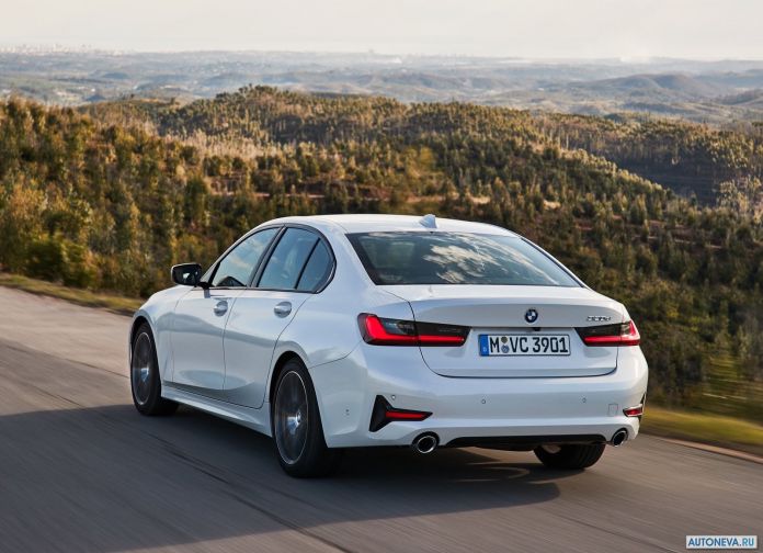 2019 BMW 320d Sport Line - фотография 74 из 107