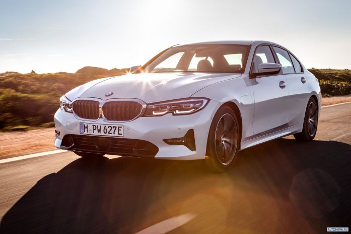 2019 BMW 330e Sedan - фотография 4 из 13 2019 BMW 330e Sedan - фотография 4 из 13