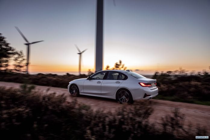 2019 BMW 330e Sedan - фотография 8 из 13 2019 BMW 330e Sedan - фотография 8 из 13