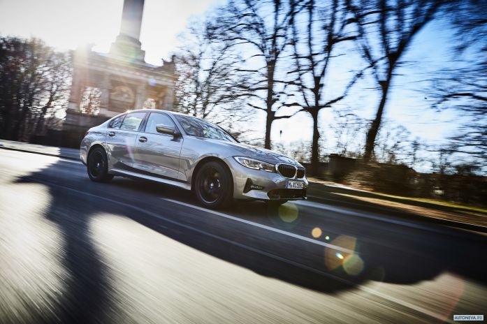 2019 BMW 330e Sedan - фотография 10 из 13 2019 BMW 330e Sedan - фотография 10 из 13