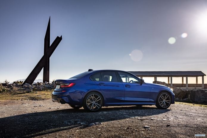 2019 BMW 320d M Sport xDrive UK version - фотография 20 из 40 2019 BMW 320d M Sport xDrive UK version - фотография 20 из 40