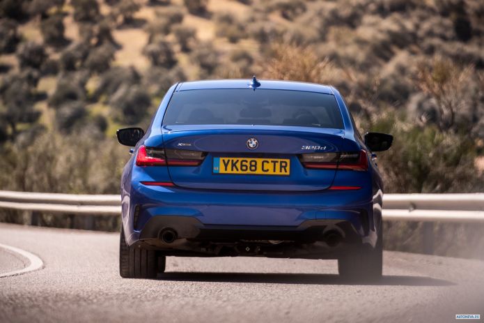 2019 BMW 320d M Sport xDrive UK version - фотография 24 из 40 2019 BMW 320d M Sport xDrive UK version - фотография 24 из 40