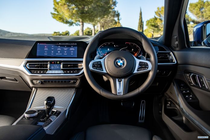 2019 BMW 320d M Sport xDrive UK version - фотография 25 из 40 2019 BMW 320d M Sport xDrive UK version - фотография 25 из 40