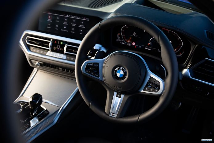 2019 BMW 320d M Sport xDrive UK version - фотография 32 из 40 2019 BMW 320d M Sport xDrive UK version - фотография 32 из 40