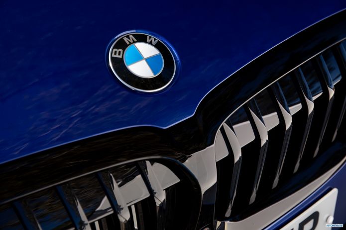 2019 BMW 320d M Sport xDrive UK version - фотография 37 из 40 2019 BMW 320d M Sport xDrive UK version - фотография 37 из 40