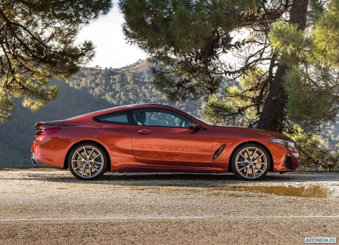 2019 BMW 8-series Coupe UK-version - фотография 22 из 70