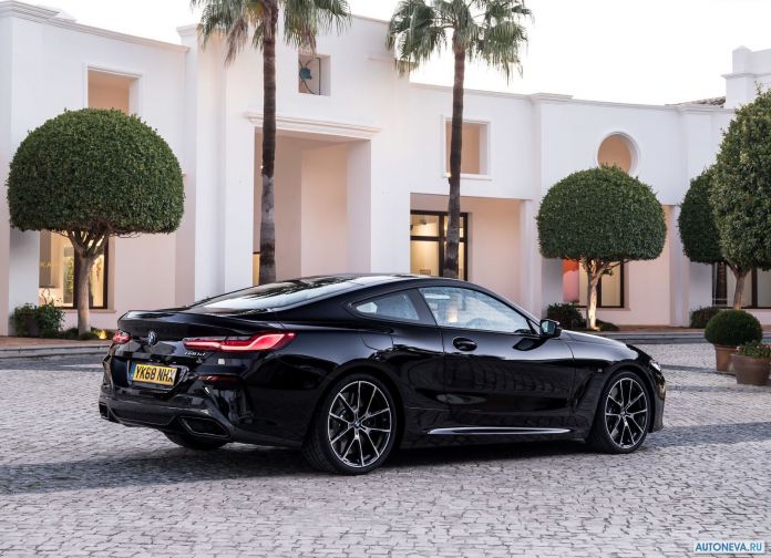 2019 BMW 8-series Coupe UK-version - фотография 27 из 70