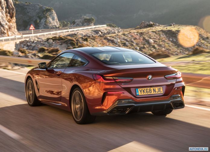 2019 BMW 8-series Coupe UK-version - фотография 31 из 70 2019 BMW 8-series Coupe UK-version - фотография 31 из 70