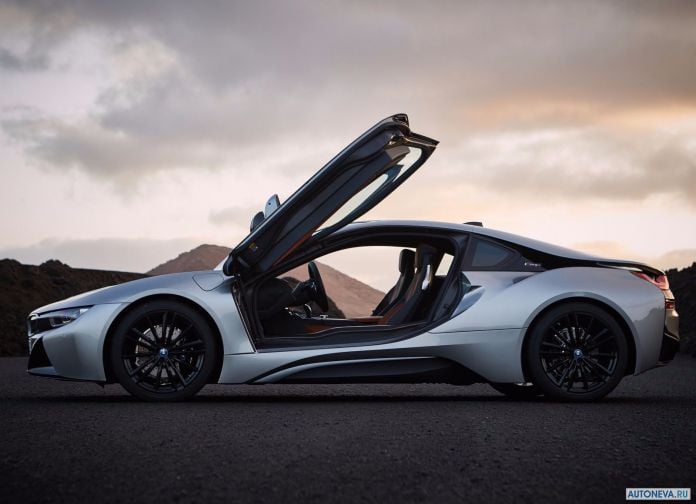 2019 BMW i8 Coupe - фотография 10 из 25