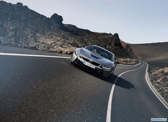 2019 BMW i8 Coupe - фотография 15 из 25 2019 BMW i8 Coupe - фотография 15 из 25