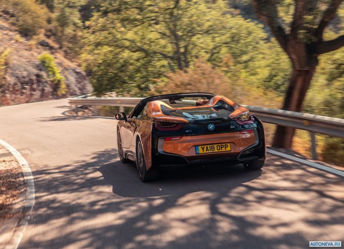 2019 BMW i8 Roadster UK version - фотография 24 из 60 2019 BMW i8 Roadster UK version - фотография 24 из 60