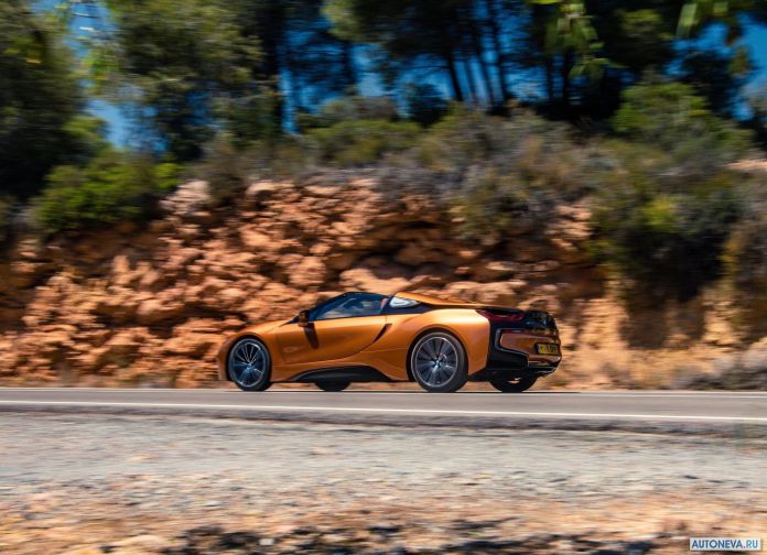 2019 BMW i8 Roadster UK version - фотография 25 из 60 2019 BMW i8 Roadster UK version - фотография 25 из 60