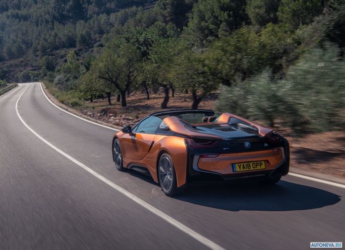 2019 BMW i8 Roadster UK version - фотография 27 из 60 2019 BMW i8 Roadster UK version - фотография 27 из 60