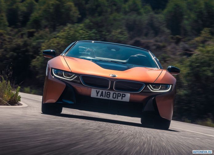 2019 BMW i8 Roadster UK version - фотография 30 из 60 2019 BMW i8 Roadster UK version - фотография 30 из 60