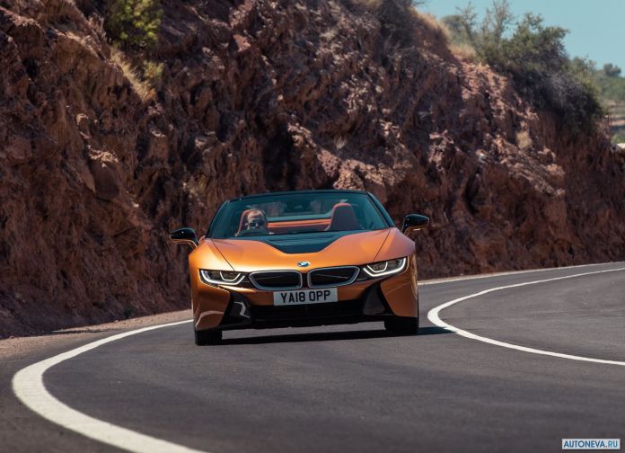 2019 BMW i8 Roadster UK version - фотография 35 из 60 2019 BMW i8 Roadster UK version - фотография 35 из 60