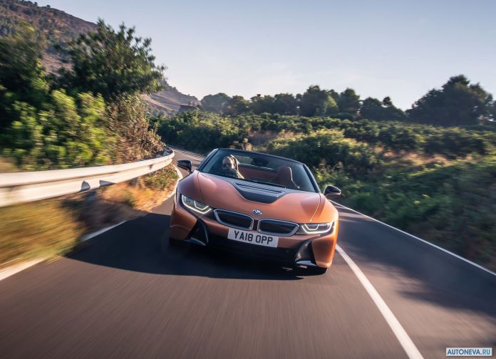 2019 BMW i8 Roadster UK version - фотография 40 из 60 2019 BMW i8 Roadster UK version - фотография 40 из 60