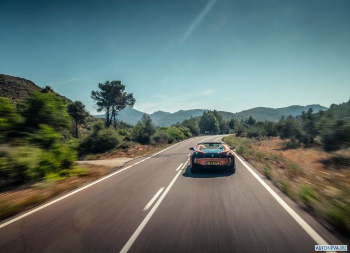 2019 BMW i8 Roadster UK version - фотография 44 из 60 2019 BMW i8 Roadster UK version - фотография 44 из 60