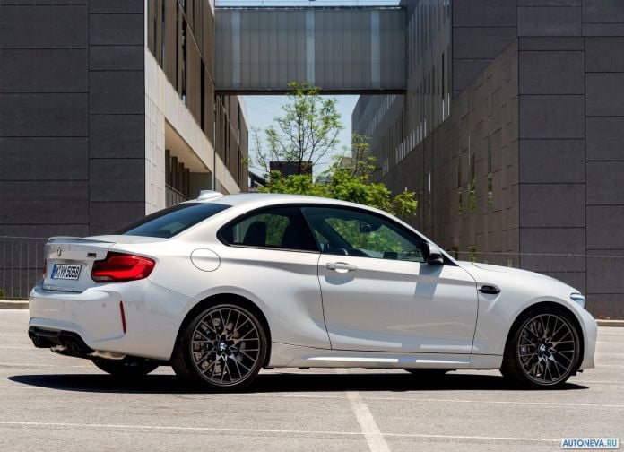 2019 BMW M2 Competition - фотография 82 из 154 2019 BMW M2 Competition - фотография 82 из 154