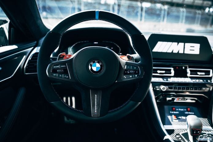 2019 BMW M8 MotoGP Safety Car - фотография 9 из 19 2019 BMW M8 MotoGP Safety Car - фотография 9 из 19