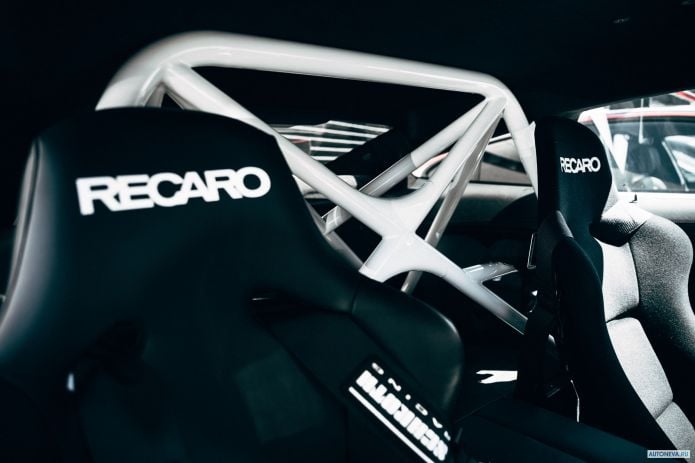 2019 BMW M8 MotoGP Safety Car - фотография 10 из 19 2019 BMW M8 MotoGP Safety Car - фотография 10 из 19