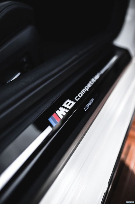 2019 BMW M8 MotoGP Safety Car - фотография 13 из 19