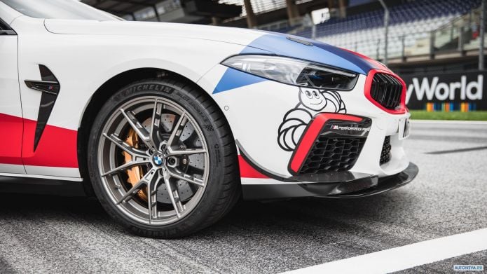 2019 BMW M8 MotoGP Safety Car - фотография 16 из 19