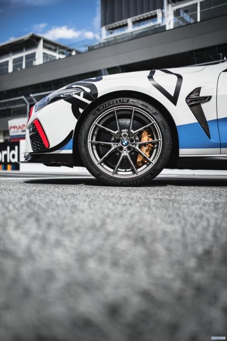 2019 BMW M8 MotoGP Safety Car - фотография 18 из 19 2019 BMW M8 MotoGP Safety Car - фотография 18 из 19