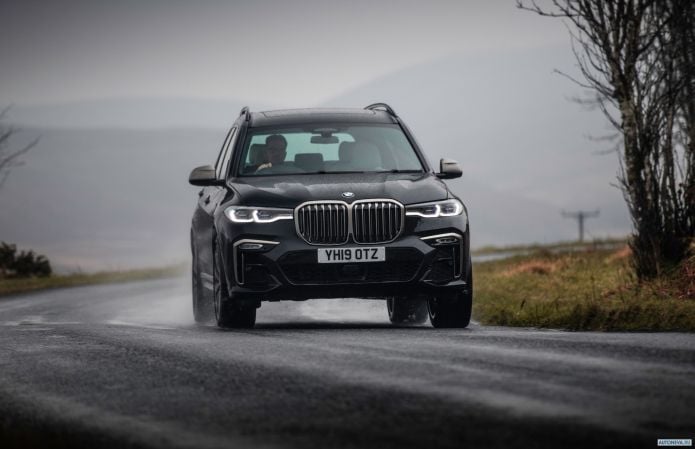 2019 BMW X7 M50d UK - фотография 2 из 36