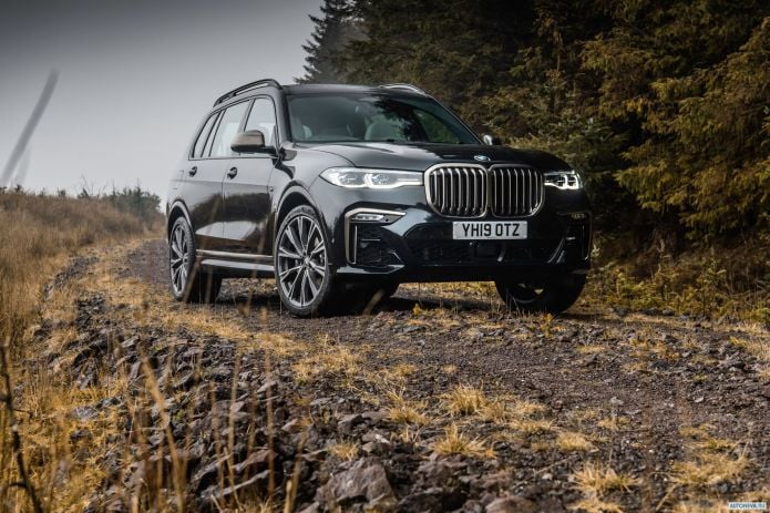 2019 BMW X7 M50d UK - фотография 3 из 36