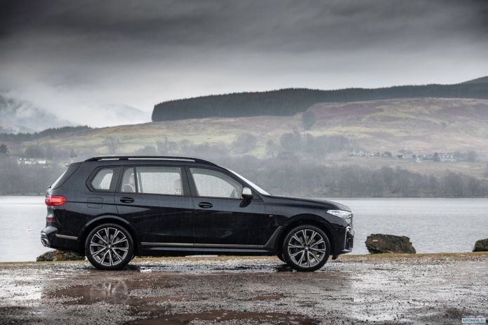 2019 BMW X7 M50d UK - фотография 21 из 36