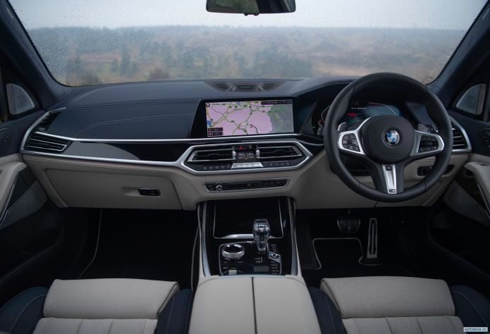 2019 BMW X7 M50d UK - фотография 31 из 36