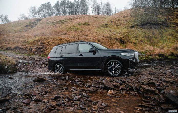 2019 BMW X7 xDrive30d M Sport UK - фотография 23 из 40