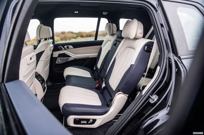 2019 BMW X7 xDrive30d M Sport UK - фотография 34 из 40 2019 BMW X7 xDrive30d M Sport UK - фотография 34 из 40