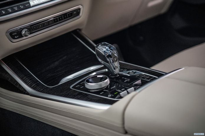 2019 BMW X7 xDrive30d M Sport UK - фотография 35 из 40 2019 BMW X7 xDrive30d M Sport UK - фотография 35 из 40