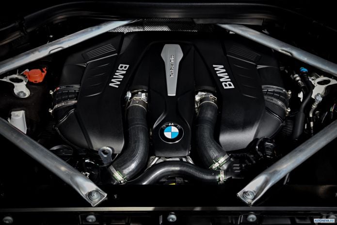 2019 BMW X7 xDrive50i M Sport - фотография 38 из 40