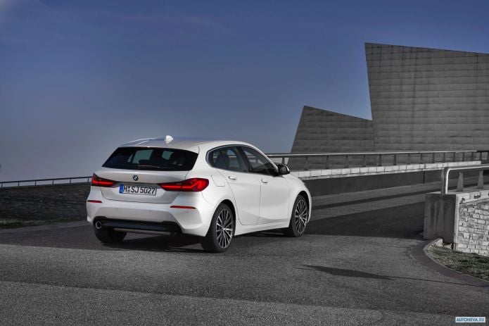 2020 BMW 1-series 118i Sportline - фотография 16 из 40