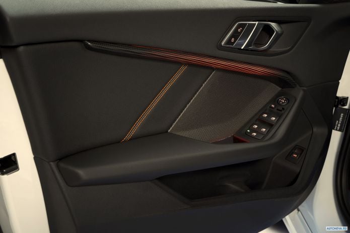 2020 BMW 1-series 118i Sportline - фотография 30 из 40 2020 BMW 1-series 118i Sportline - фотография 30 из 40