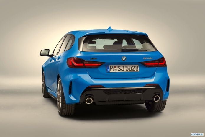 2020 BMW 1-series M135i xDrive - фотография 22 из 40