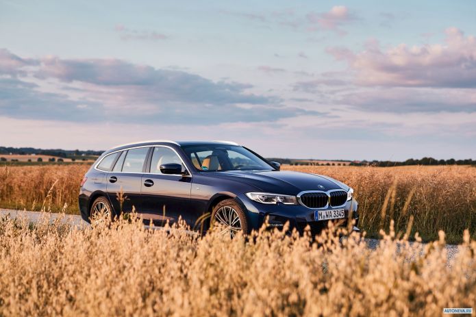 2020 BMW 3-series Touring 330d xDrive M Sport - фотография 2 из 35