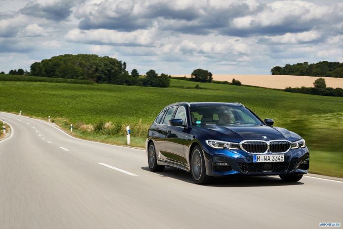 2020 BMW 3-series Touring 330d xDrive M Sport - фотография 3 из 35