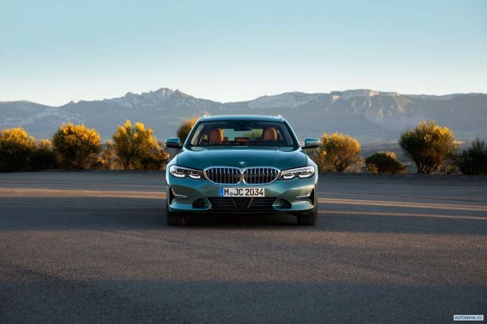 2020 BMW 3-series Touring 330d xDrive Luxury Line - фотография 2 из 36