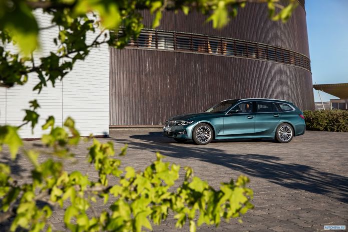 2020 BMW 3-series Touring 330d xDrive Luxury Line - фотография 13 из 36
