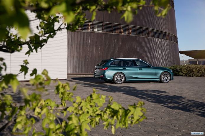 2020 BMW 3-series Touring 330d xDrive Luxury Line - фотография 15 из 36