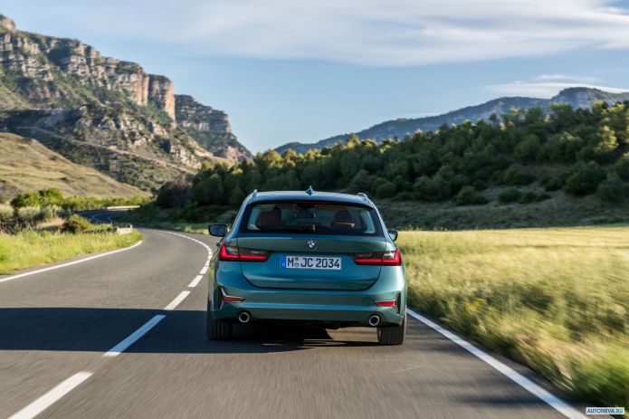 2020 BMW 3-series Touring 330d xDrive Luxury Line - фотография 28 из 36