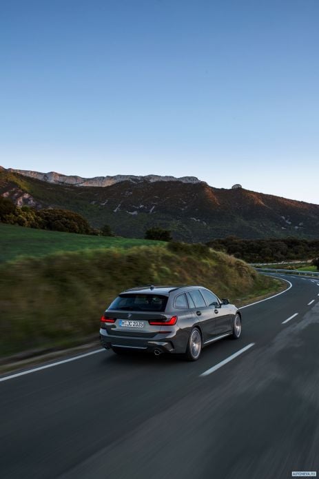 2020 BMW 3-series Touring 330i M-Sport - фотография 30 из 40 2020 BMW 3-series Touring 330i M-Sport - фотография 30 из 40