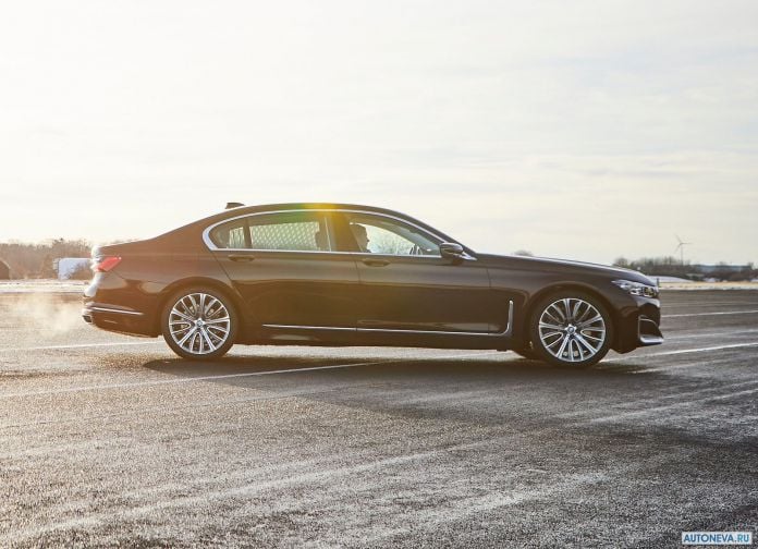 2020 BMW 745Le - фотография 11 из 20