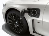 bmw_2020_7_series_e_m_sport_008.jpg