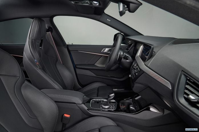 2020 BMW M235i xDrive Gran Coupe - фотография 34 из 40 2020 BMW M235i xDrive Gran Coupe - фотография 34 из 40