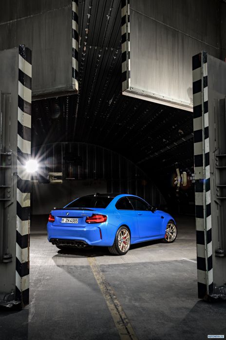 2020 BMW M2 CS - фотография 18 из 40 2020 BMW M2 CS - фотография 18 из 40
